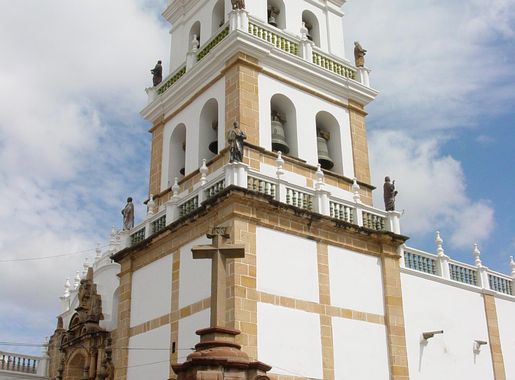 File:Church in Historic Center - Sucre - Bolivia.jpg - Wikimedia Commons