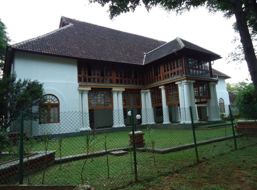 File:Bolgatty Palace Side View.JPG - Wikimedia Commons