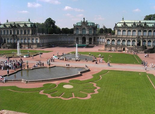File:Dresden-Zwinger.courtyard.04.JPG - Wikipedia