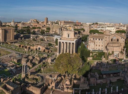 File:Panorama of the Roman Forum (Forum Romanum) from Palantine Hill - Rome,  Italy.jpg - Wikimedia Commons