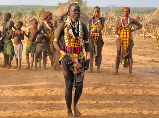 File:Hamar Tribe, Turmi, Ethiopia (6988596476).jpg - Wikimedia Commons