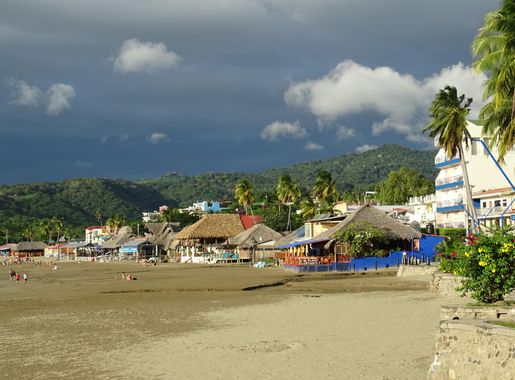 File:Along the Beach - San Juan del Sur - Nicaragua (31461240960).jpg -  Wikimedia Commons