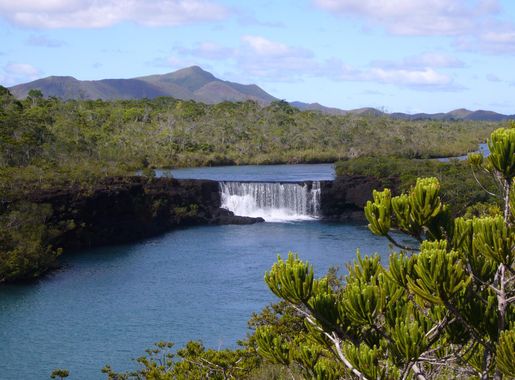 Fichier:Chutes de la madeleine.JPG — Wikipédia