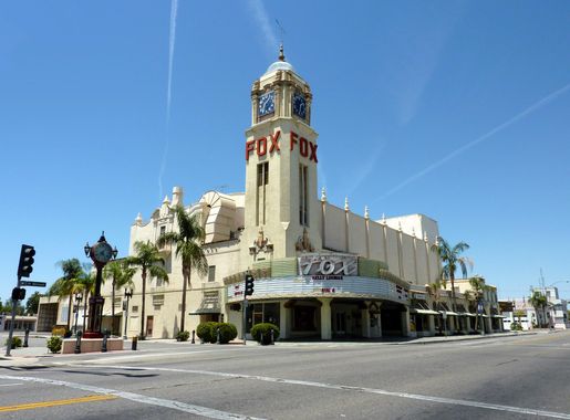 File:2009-0726-CA-Bakersfield-FoxTheater.jpg - Wikipedia