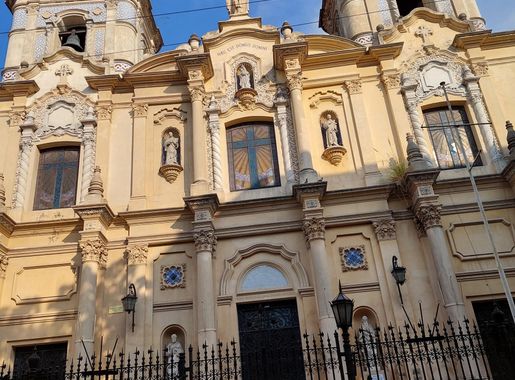 File:Parroquia de San Pedro González Telmo Buenos Aires.jpg - Wikimedia  Commons