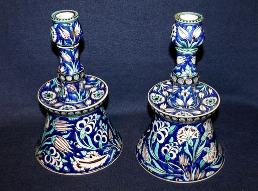 File:Iznik Pottery Candlesticks,Ottoman Turkey.JPG - Wikimedia Commons