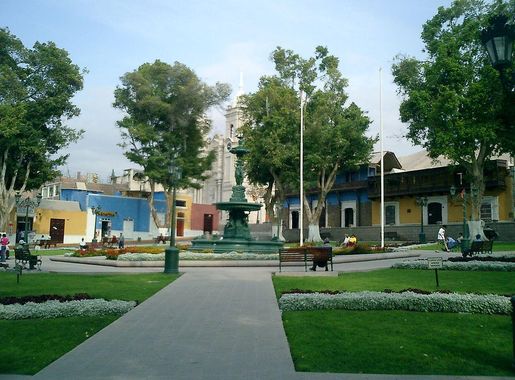 File:Plazamoquegua.JPG - Wikipedia