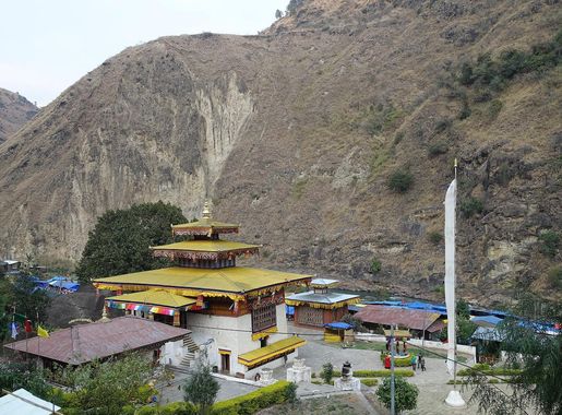 File:Trashigang - Gom Kora Tempel.JPG - Wikimedia Commons