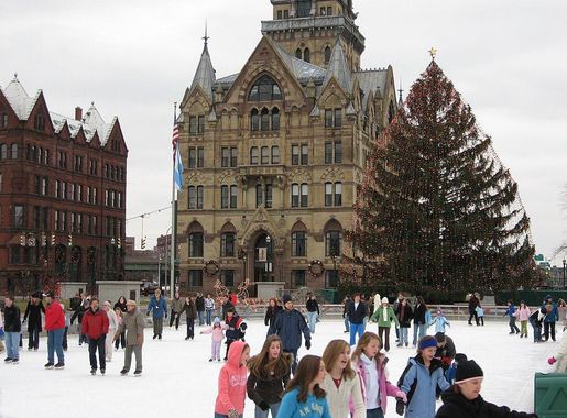 File:Ice-skating-Clinton-Square-Syracuse.JPG - Wikimedia Commons