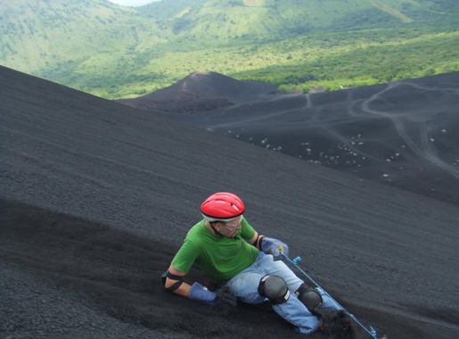 File:Volcano Boarding Cerro Negro.jpg - Wikimedia Commons