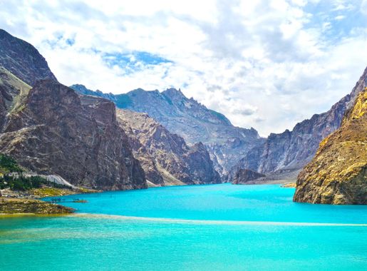 File:Attabad Lake, Hunza.jpg - Wikimedia Commons