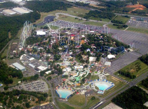 File:Carowinds aerial view, September 2017.JPG - Wikimedia Commons