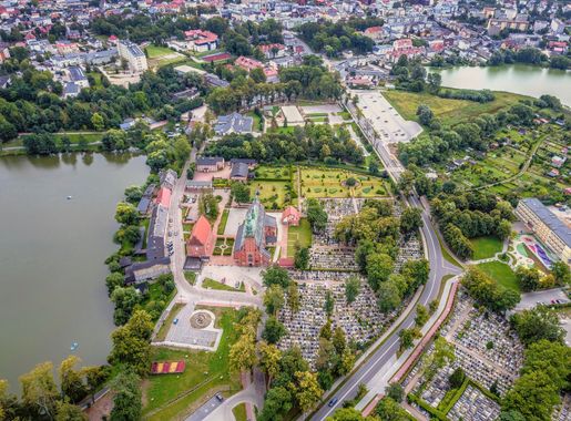 File:Kartuzy carthusian monastery aerial photograph 2019 P06.jpg -  Wikimedia Commons