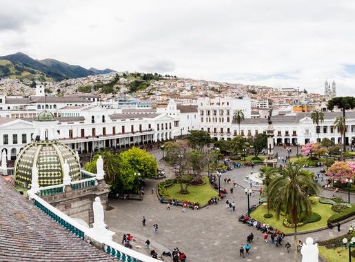 File:Plaza Grande, Quito, Ecuador, 2015-07-22, DD 81-85 PAN.JPG - Wikimedia  Commons