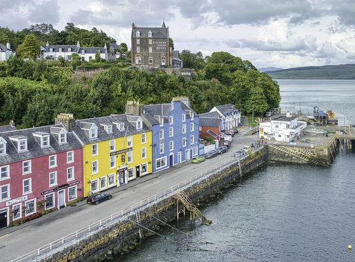 File:The colourful harbour buildings of Tobermory - Flickr - Arran Bee.jpg  - Wikimedia Commons
