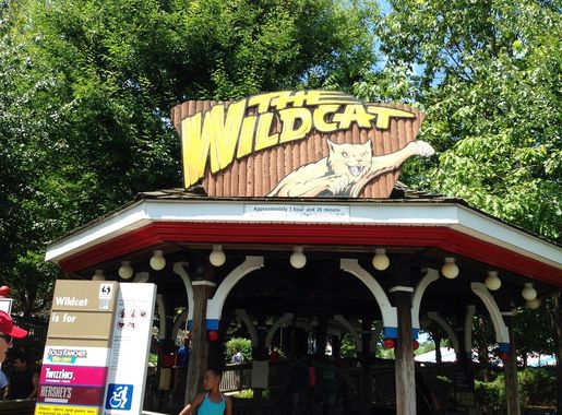 File:The Wildcat roller coaster 1, Hersheypark, 2013-08-10.jpg - Wikimedia  Commons