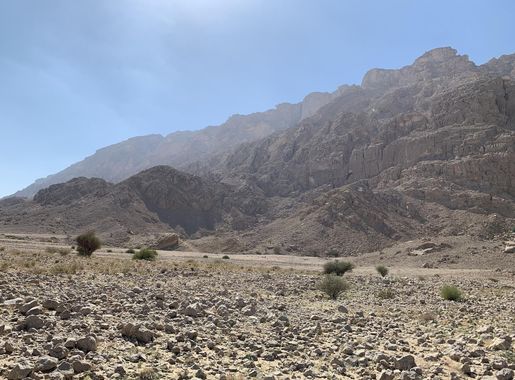 File:Landscape at Jebel Hafeet Desert Park 06.jpg - Wikimedia Commons
