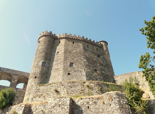File:Fosdinovo-castello Malaspina1.JPG - Wikimedia Commons