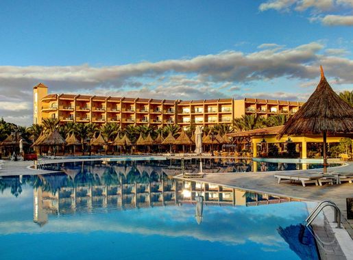 File:Siva Grand Beach, Hurghada Ägypthen, RED SEA HOTELS EGYPT -  panoramio.jpg - Wikimedia Commons