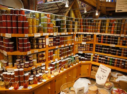 File:Preserves, jams and pickled food at St. Jacobs Farmers Market, July  2011.jpg - Wikimedia Commons