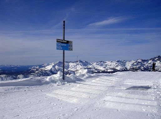 File:Top of Cornice Bowl ski run.JPG - Wikimedia Commons