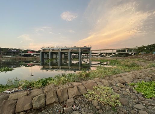 File:Bandhara on river Mula-Mutha confluence, Bund Garden, Pune.jpg -  Wikimedia Commons