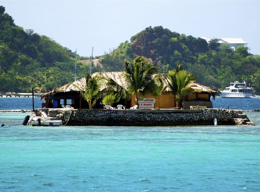 File:HappyIsland.jpg - Wikimedia Commons
