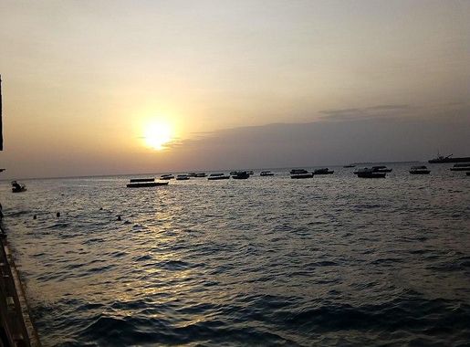 File:Forodhani Gardens Sea Front Sunset - Zanzibar.jpg - Wikimedia Commons