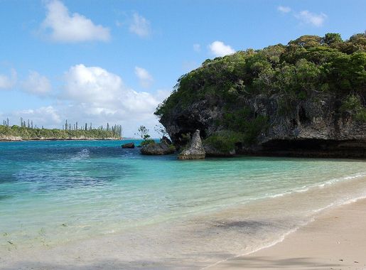 File:Kanumera Bay, Isle of Pines, New Caledonia, 2007 (2).JPG - Wikimedia  Commons