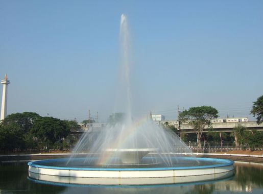 Berkas:Fountain Istiqlal Mosque Monas background.JPG - Wikipedia bahasa  Indonesia, ensiklopedia bebas