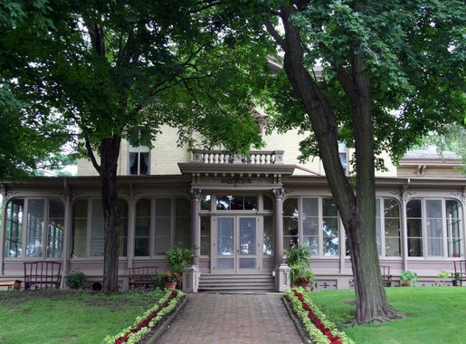 File:VillaLouisMansion.jpg - Wikimedia Commons