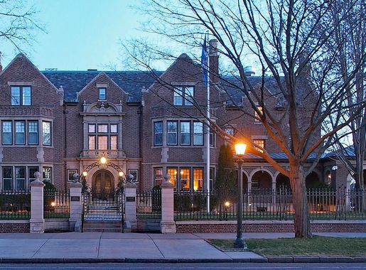 File:MN Governor's Residence at blue hour.jpg - Wikimedia Commons