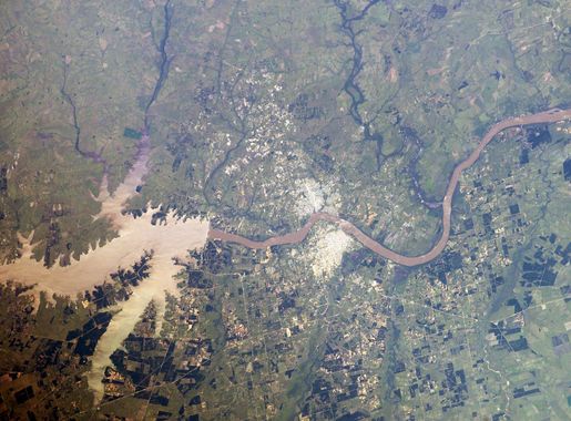 File:Represa Salto Grande - satellite image.JPG - Wikimedia Commons