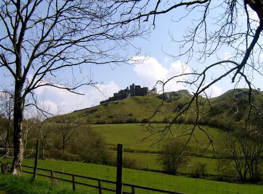 File:Careg Cennen Castle1.jpg - Wikimedia Commons