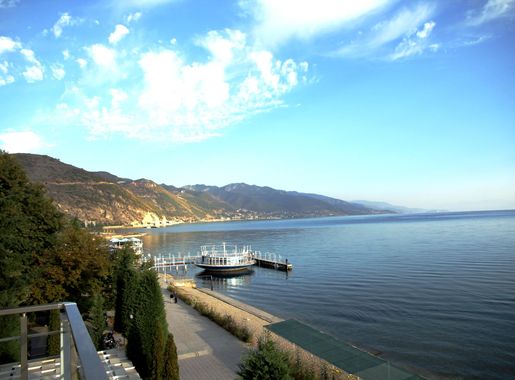 File:Coast of Ohrid lake from Pogradec Albania 2018.1.jpg - Wikimedia  Commons