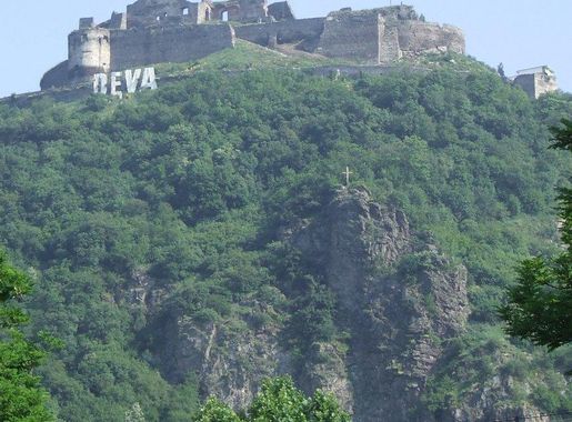 File:Deva Citadel, Romania.JPG - Wikipedia