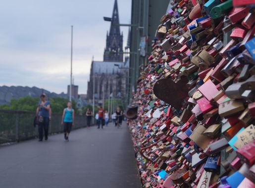Free Images : crowd, color, castles, dom, love symbol, padlocks, hohenzollern  bridge, cologne cathedral, love castle, love locks, friendship palace  5456x3632 - - 686492 - Free stock photos - PxHere