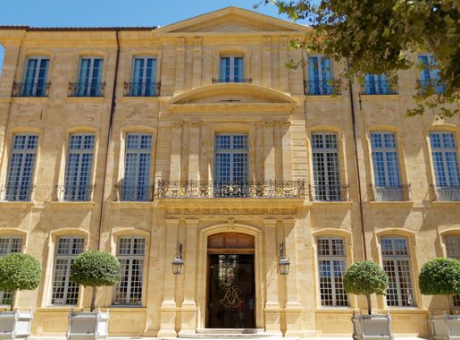 File:Aix-Hôtel de Caumont-bjs180814-02.jpg - Wikipedia