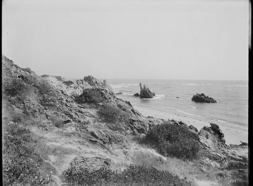 File:Del Mar Beach in Corona del Mar, ca.1910 (CHS-336).jpg - Wikimedia  Commons