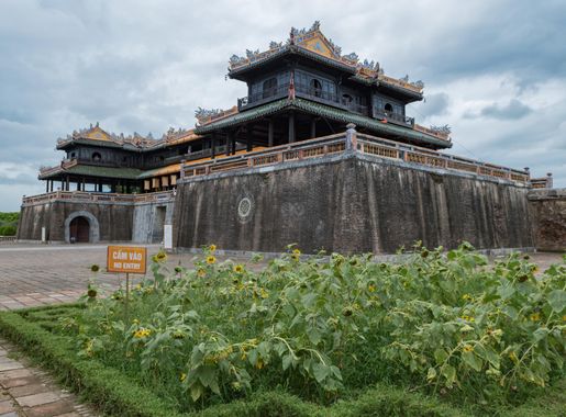 File:Hue Emperor city Vietnam (38834320914).jpg - Wikipedia
