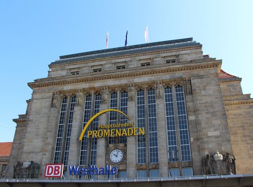 File:Leipzig - Leipziger Hauptbahnhof (1).jpg - Wikimedia Commons