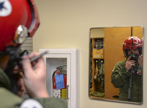 Tucson hometown hero soars with the Thunderbirds > Nellis Air Force Base >  Article Display