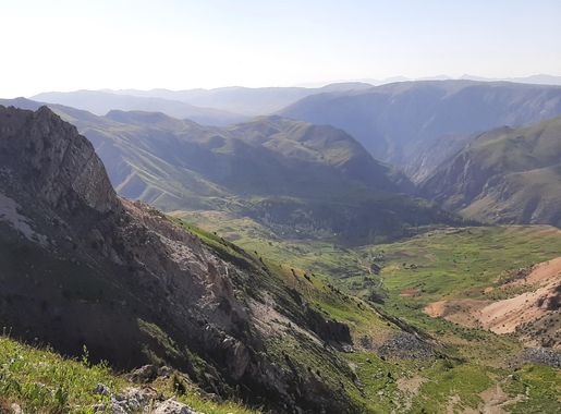File:Qashqadaryo viloyati Hisor tog'lari manzarasi.jpg - Wikimedia Commons
