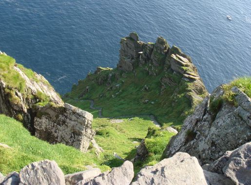 File:Stairs on Skellig Michael.jpg - Wikimedia Commons