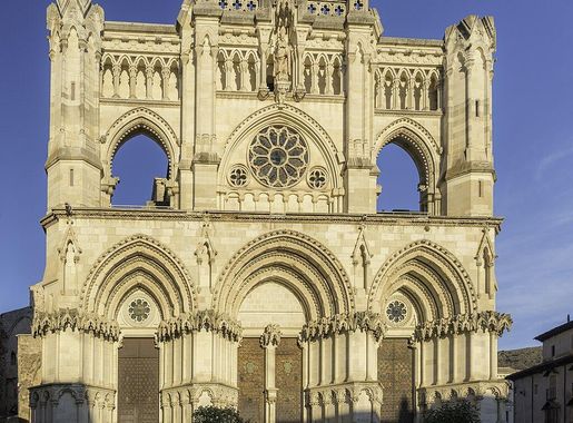 Archivo:Cuenca Cathedral 2020.jpg - Wikipedia, la enciclopedia libre