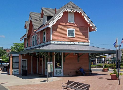 File:Historic train station building, Red Bank, NJ.jpg - Wikimedia Commons