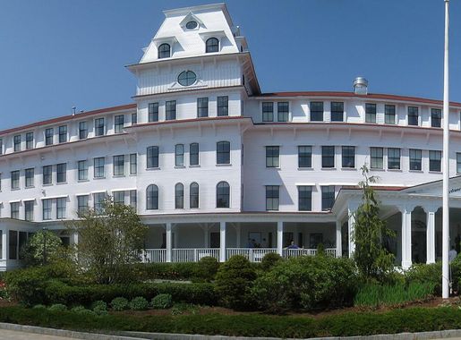 File:Hotel Wentworth by the Sea - panorama of facade.jpg - Wikimedia Commons