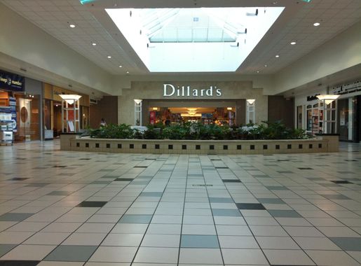 File:Dillards - Lynnhaven Mall - 6004031269.jpg - Wikimedia Commons