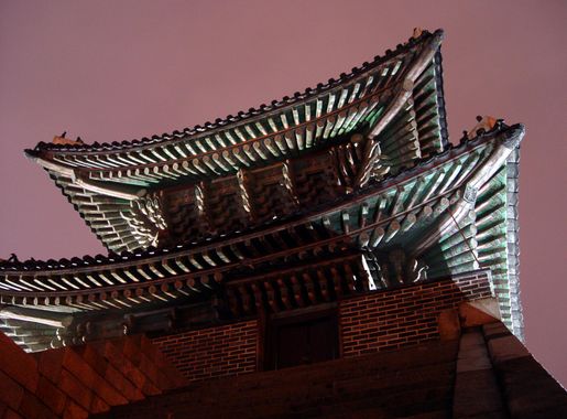 File:Jangan Gate - Hwaseong Fortress - Nighttime roof view - 2008-10-23.JPG  - Wikipedia