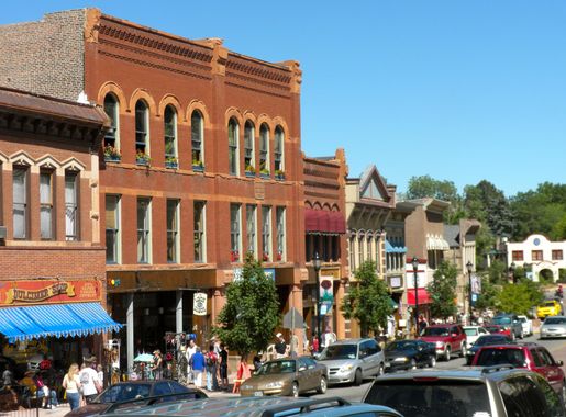 File:Manitou Ave 700 block.JPG - Wikimedia Commons